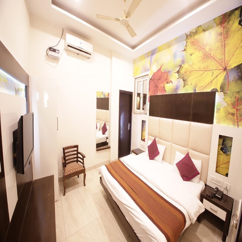 Hotel Golden Wings - 1