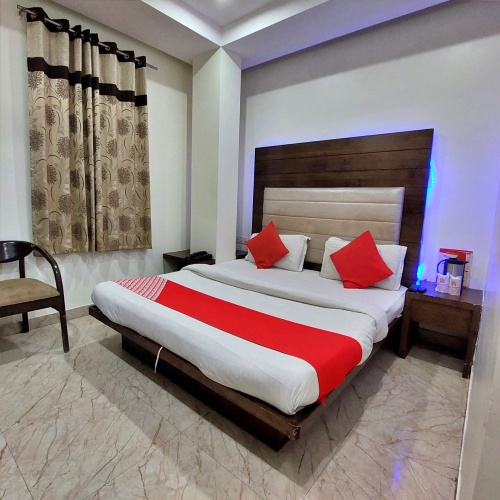 Hotel Saffron Inn - 1