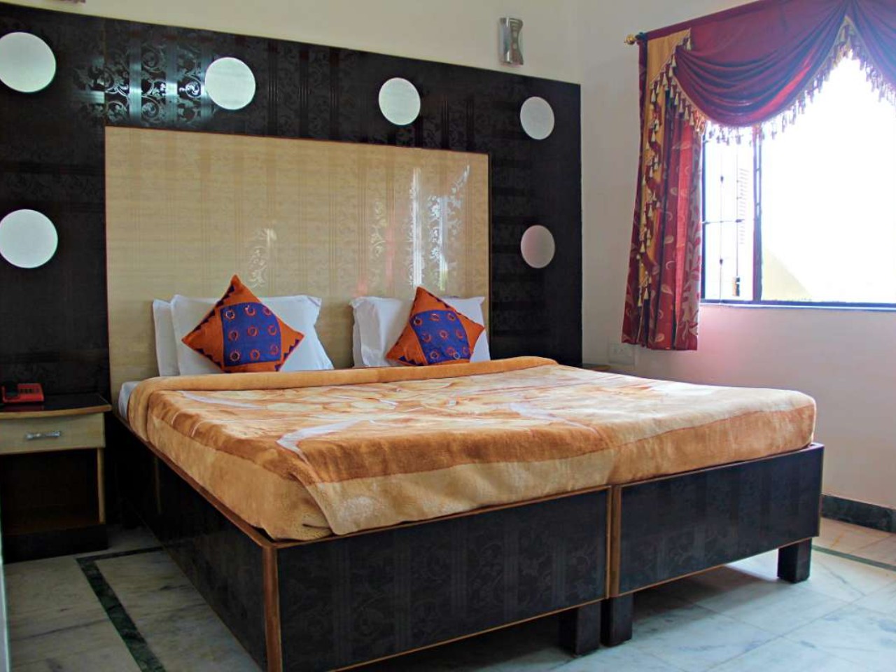 Hotel Aaradhya Residency - 1