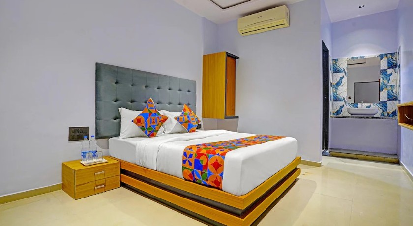 List of hourly Hotels in surat - 3