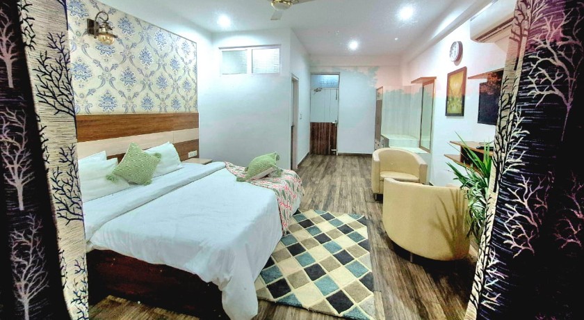 Opo Hotels Iffco Chowk - 4