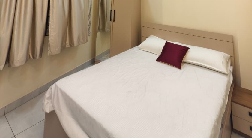 Hotel Crown Suites - 3