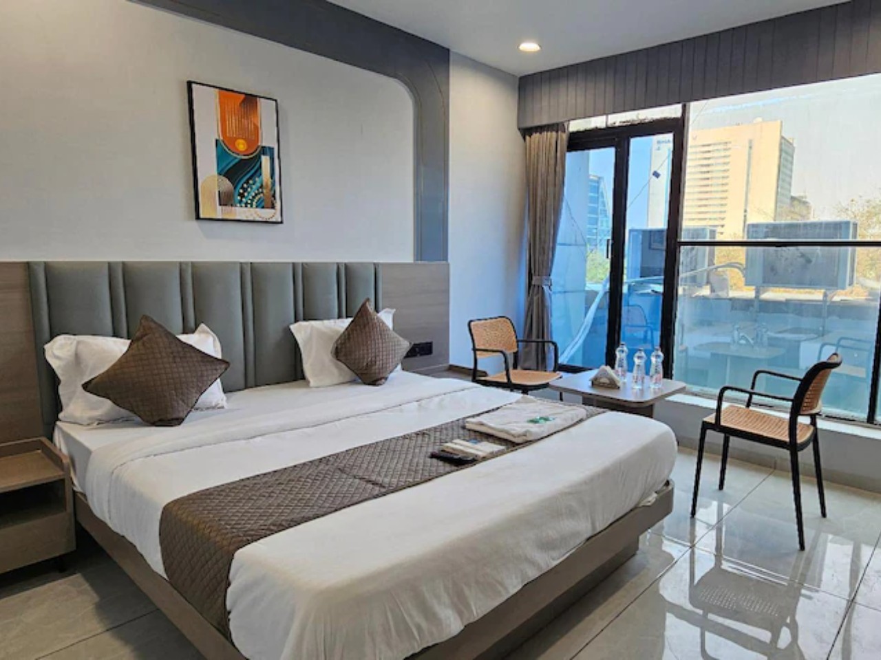 Hotel Urban View - 1