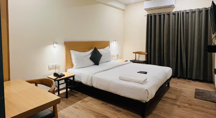 List of hourly Hotels in indore - 4