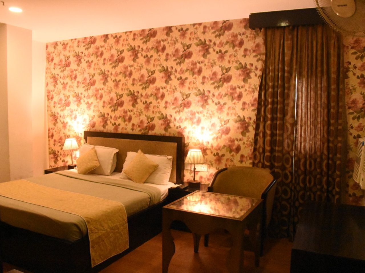 Hotel Golden Stone - 1