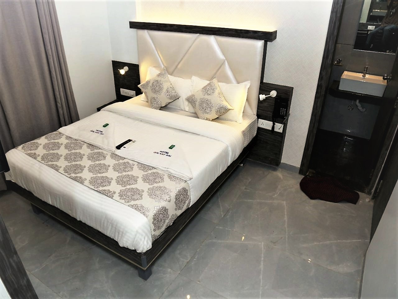 Gold Crest Suites - 1