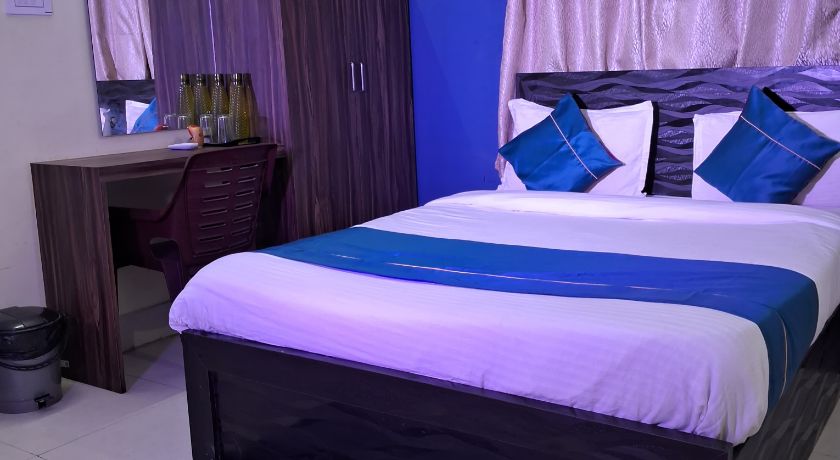 Hotel Dee Dash Inn - 2