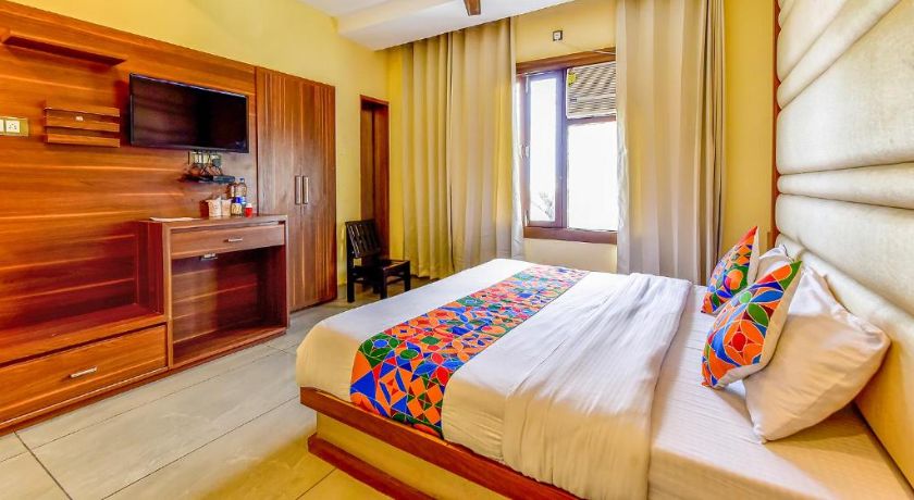 Hotel Holy Basil By Pillarstay - 4