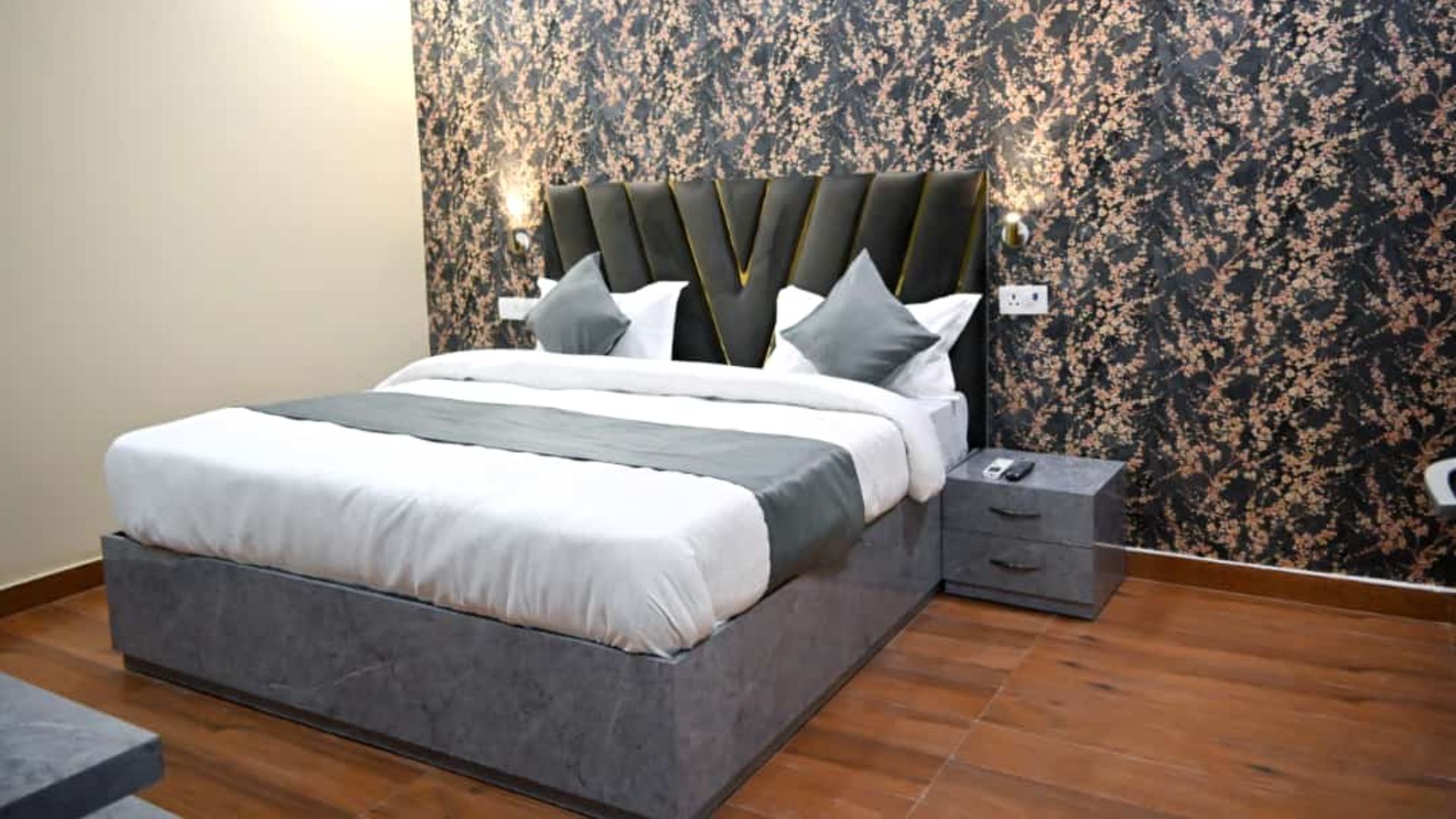 Hotel Kanha Classic - 1