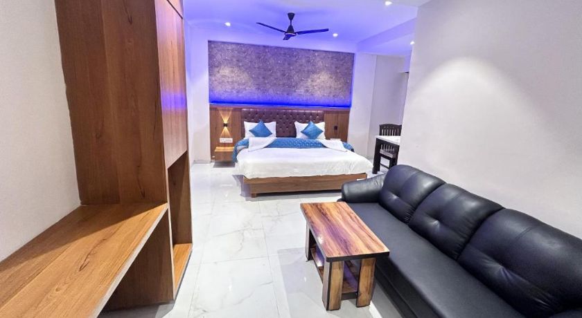 Deluxe Guest House - 3