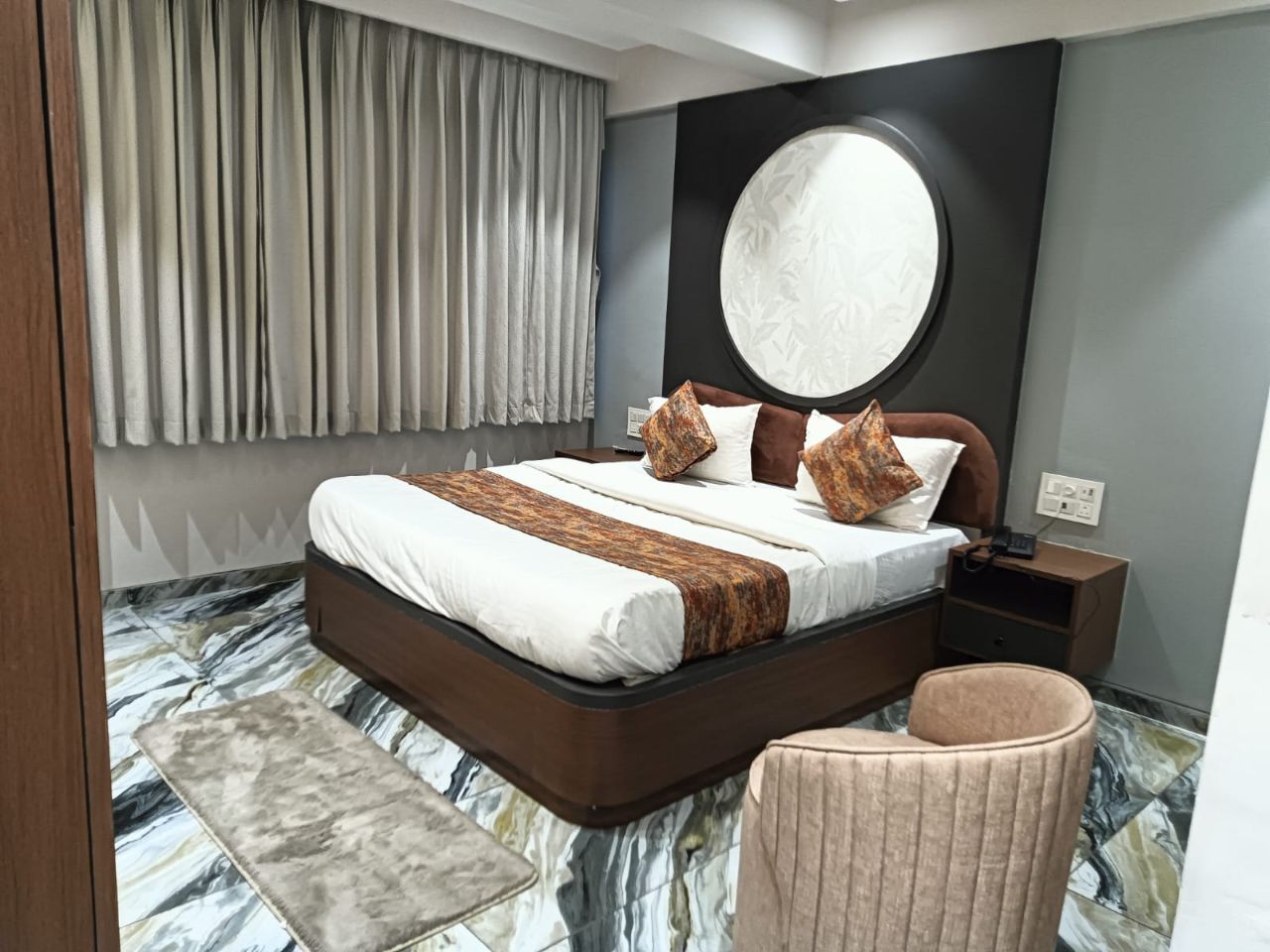 hotels in vadodara - 1