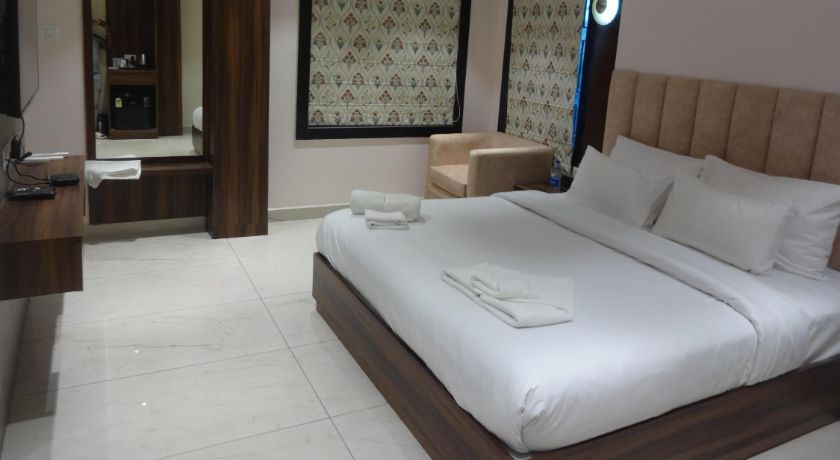 Hotel Lal Qila , KIIT SQUARE - 4