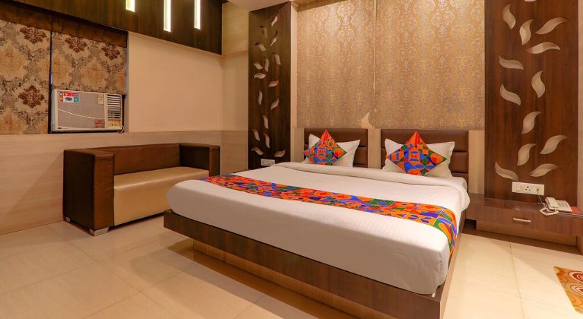 Hotel Shree Galaxy - 3