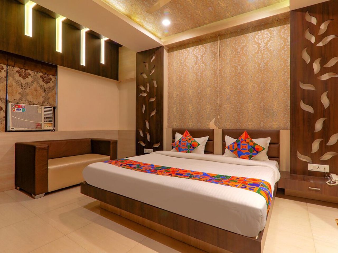 Hotel Shree Galaxy - 1