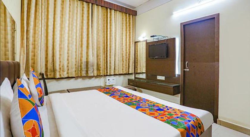 Hotel Tirupati Galaxy - 3