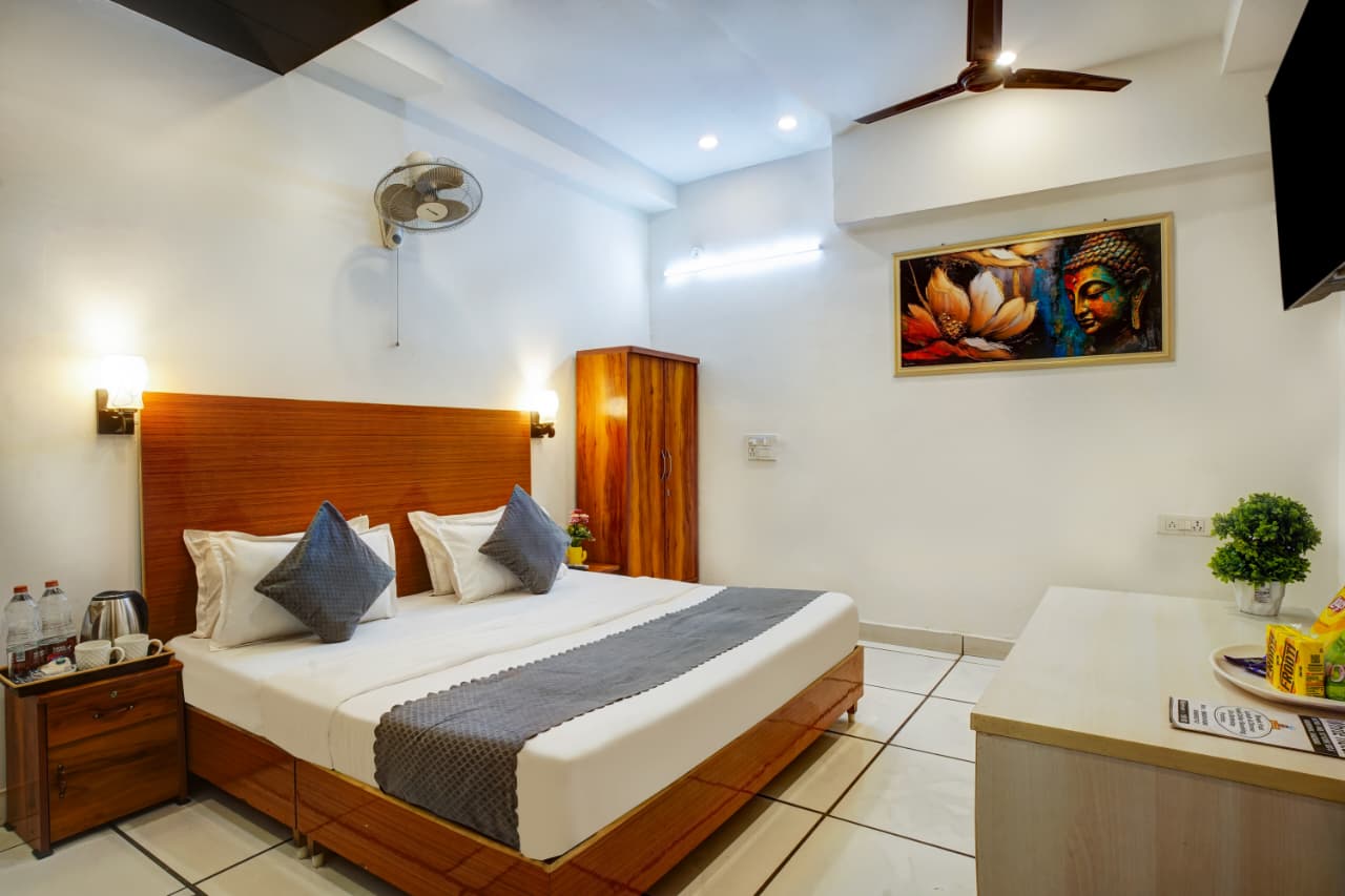 Golden Rivaah Hotel - 4