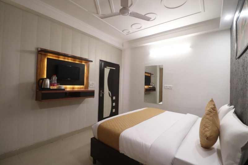 Hotel Stay Villa - 2